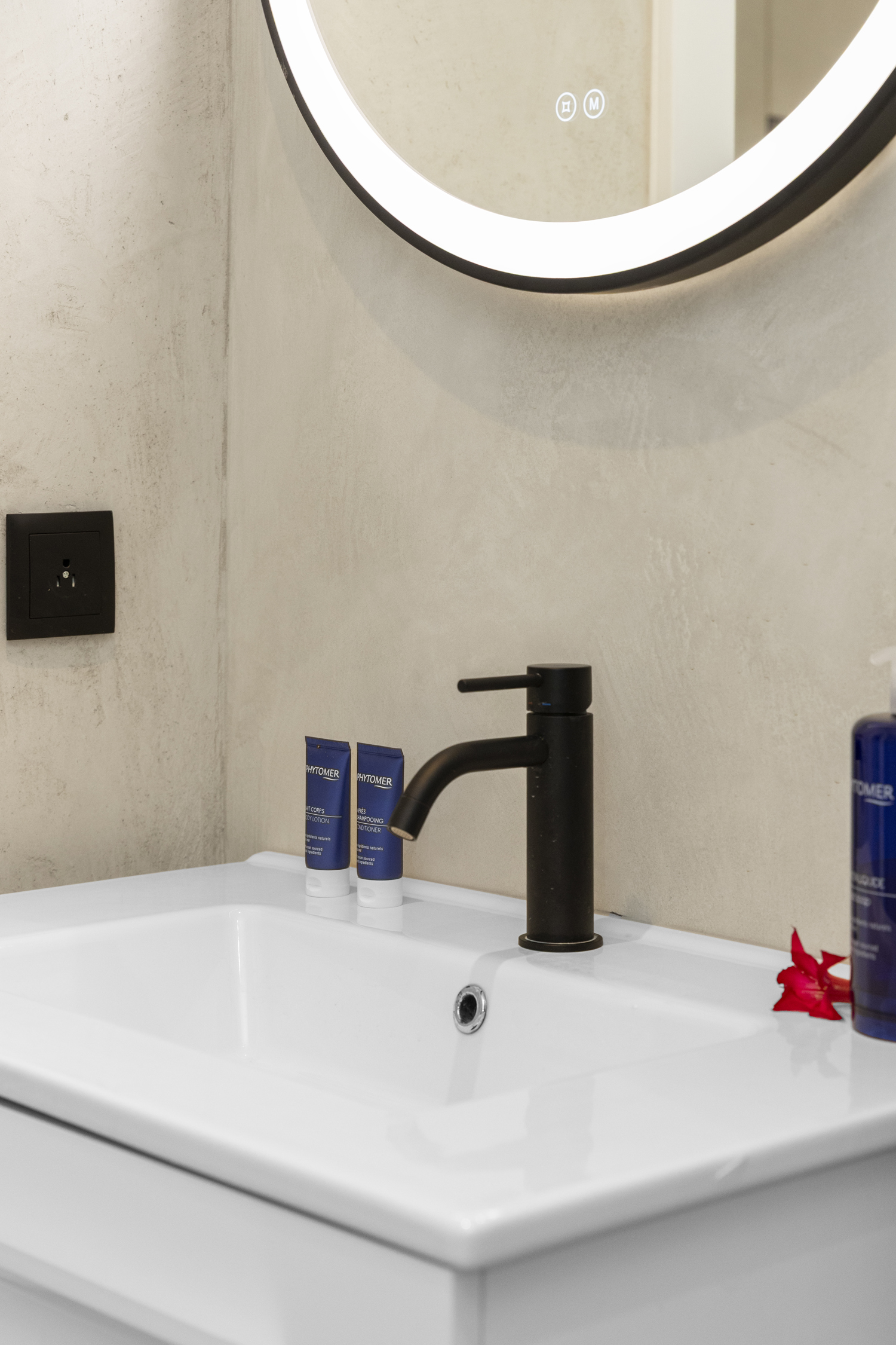 106sb105-true media culture-29