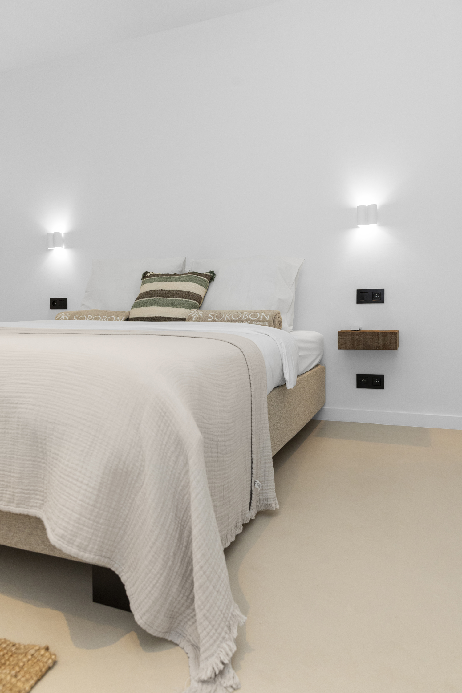 sorobon-bay-hotel_bedroom_first_floor_two-bedroom_008_WEB